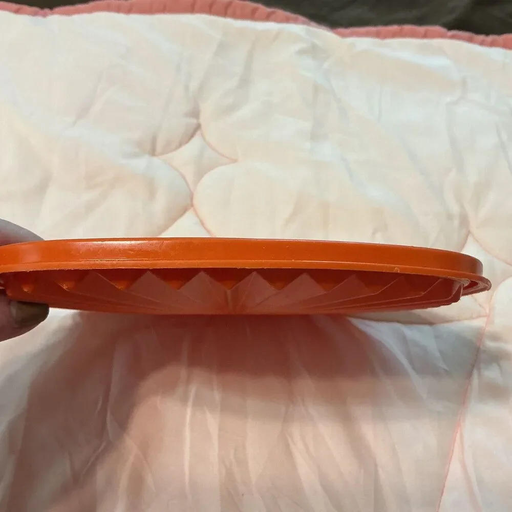Tupperware Replacement lid 7.25 x 7.25 Orange square 839-16 Servalier